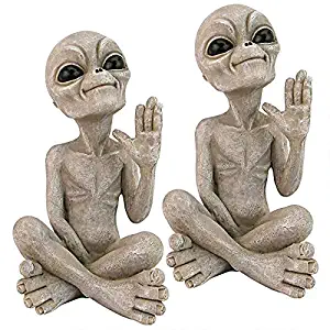 Design Toscano Greetings Earthlings UFO Alien Statue: Set of 2, Sandstone