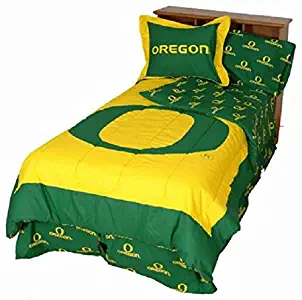 Oregon Ducks (5) Piece QUEEN Size Reversible Comforter Set - Set Includes: (1) QUEEN Size Comforter, (2) Shams and (2) Standard Size Solid Color Pillowcases